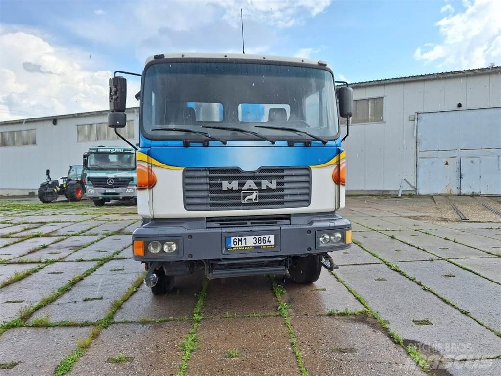 MAN 32.364 VFC 8X4 Chassis Cab trucks
