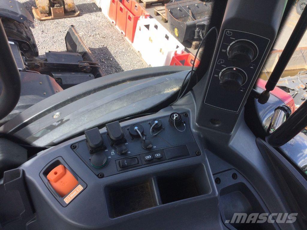 Valtra Q265 Tractors