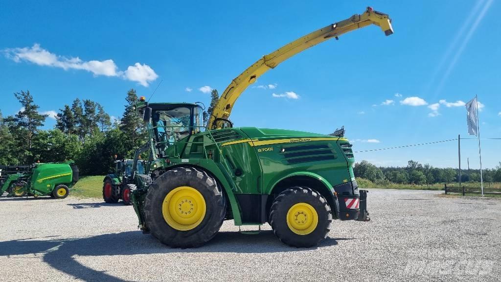 John Deere 8700i Forage harvesters
