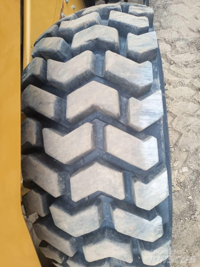 CAT 262 D XPS Skid steer loaders