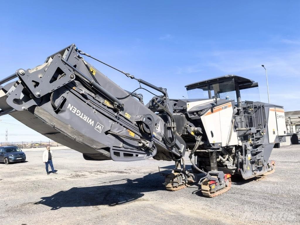 Wirtgen W200F Asphalt cold milling machines