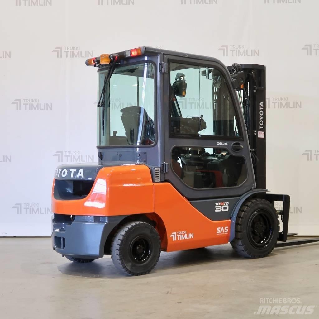 Toyota 02-8FDF30 Diesel trucks