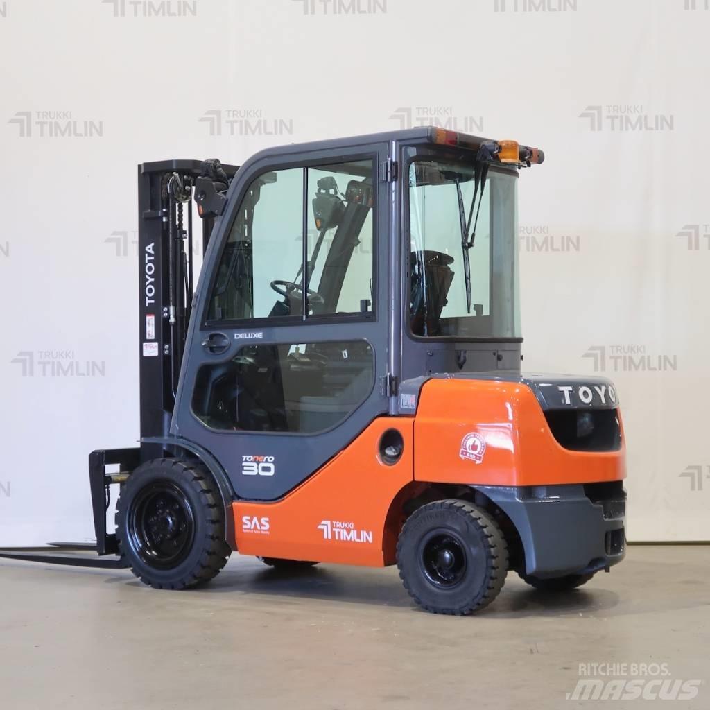 Toyota 02-8FDF30 Diesel trucks
