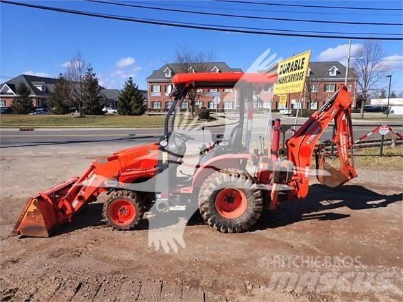 Kubota B26 Backhoe