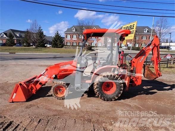 Kubota B26 Backhoe