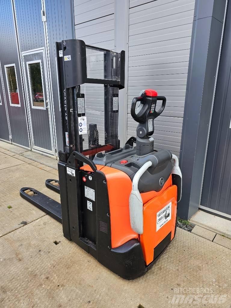 BT SPE 200 D 2500mm Pedestrian stacker