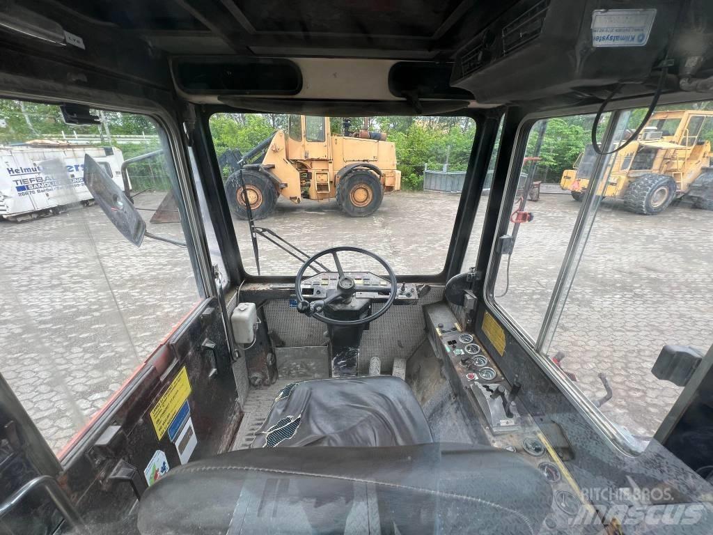 Bollnäs BT25T Terminal tractors