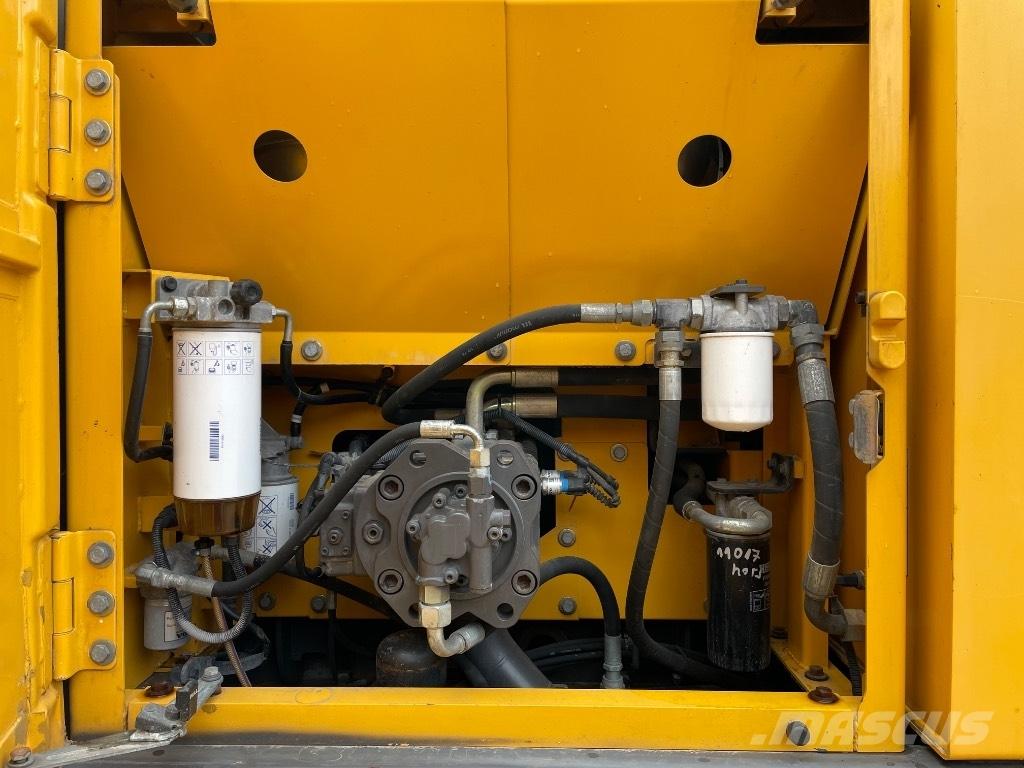 Volvo EC 220 E Crawler excavators