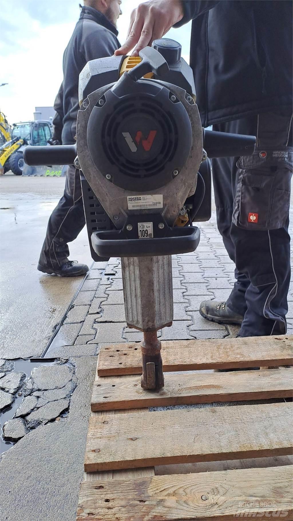 Wacker Neuson BH55 Tampers
