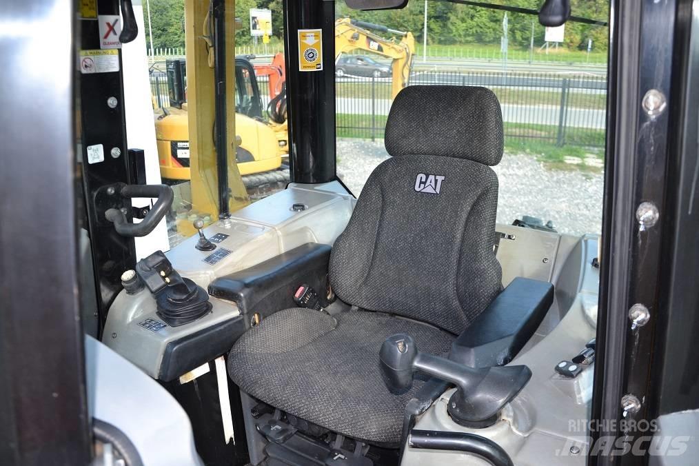 CAT D 6 N LGP Crawler dozers