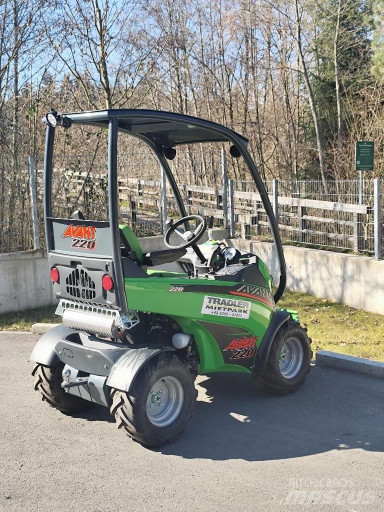 Avant 220 Multi-purpose loaders