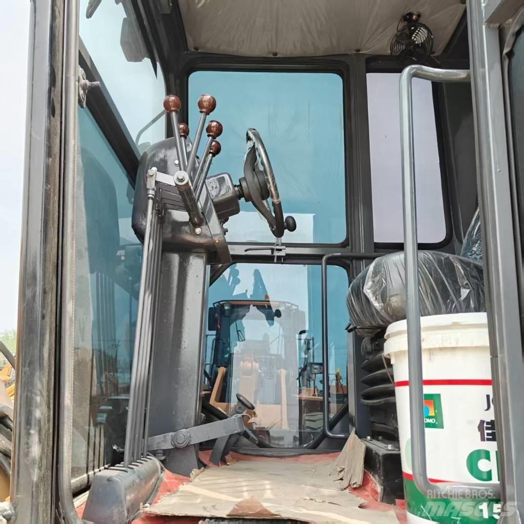 CAT 140 H Crawler excavators