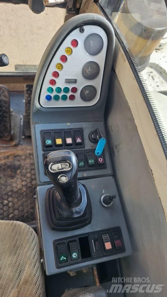 Terex HML 32 Wheeled excavators