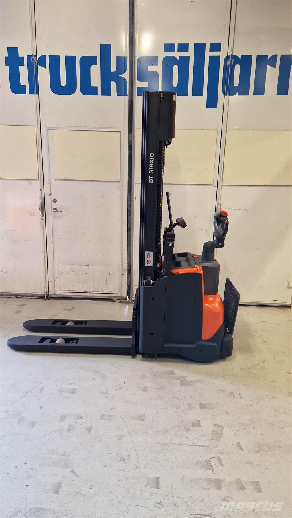 Toyota SWE140L Self propelled stackers