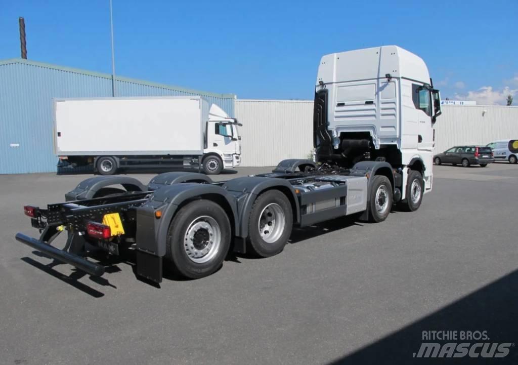 MAN TGX / TGS chassi Truck mounted cranes