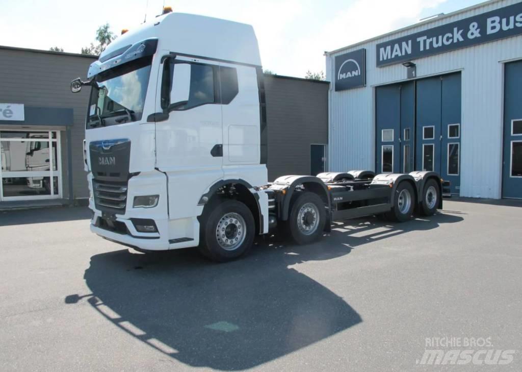 MAN TGX / TGS chassi Truck mounted cranes