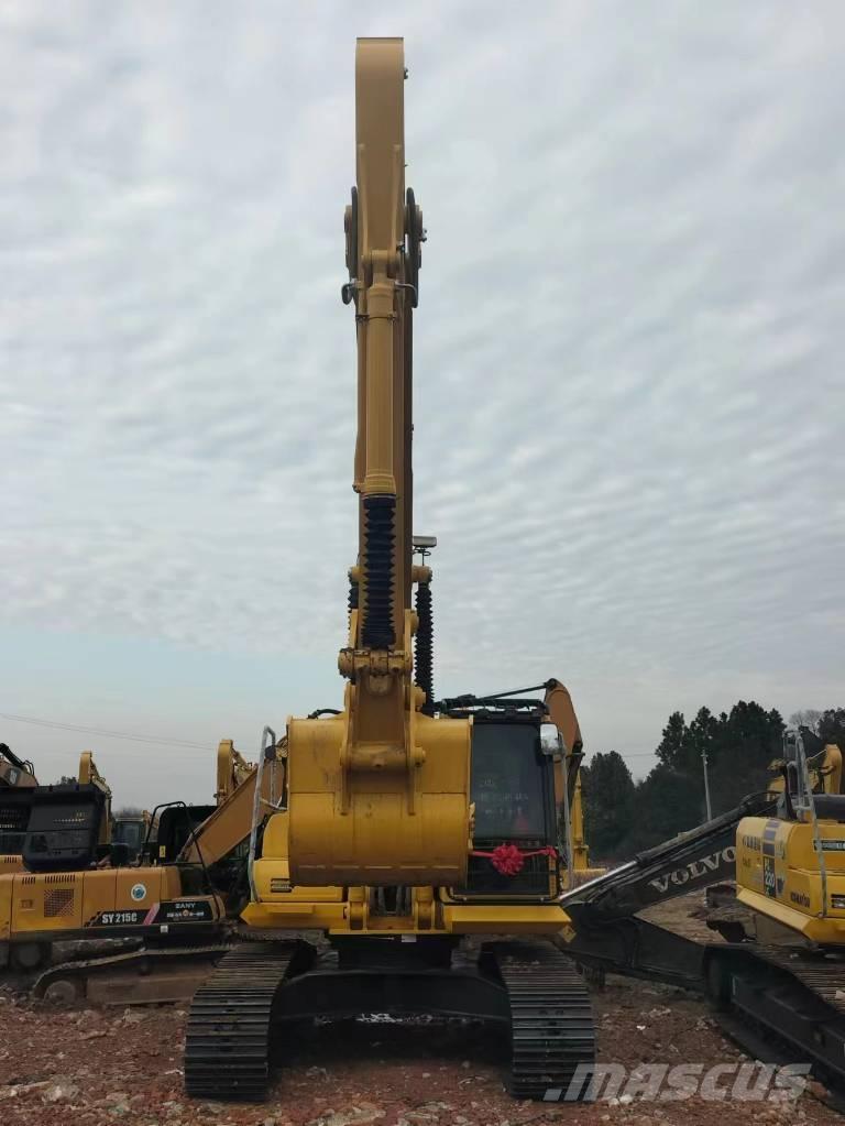 Komatsu PC 200-8 Crawler excavators