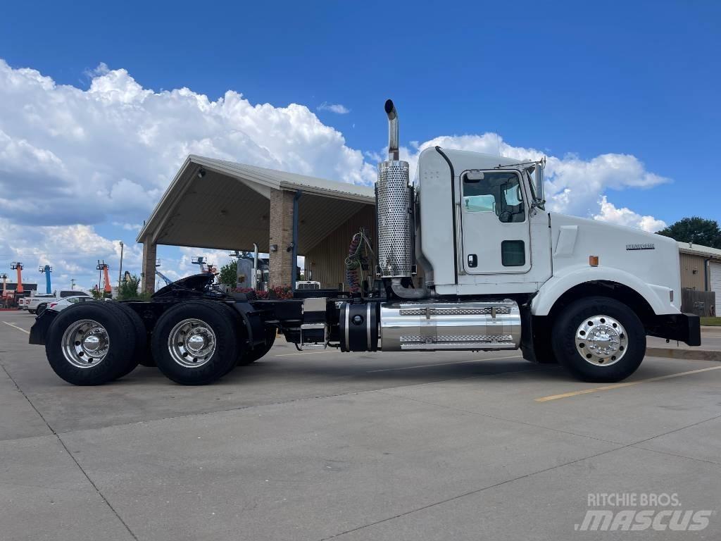 Kenworth T 800 Prime Movers
