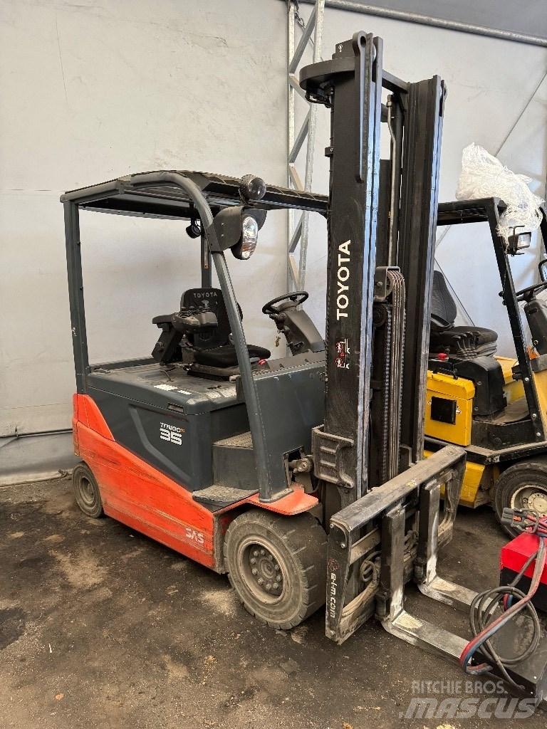 Toyota 8FBMT35 Electric forklift trucks