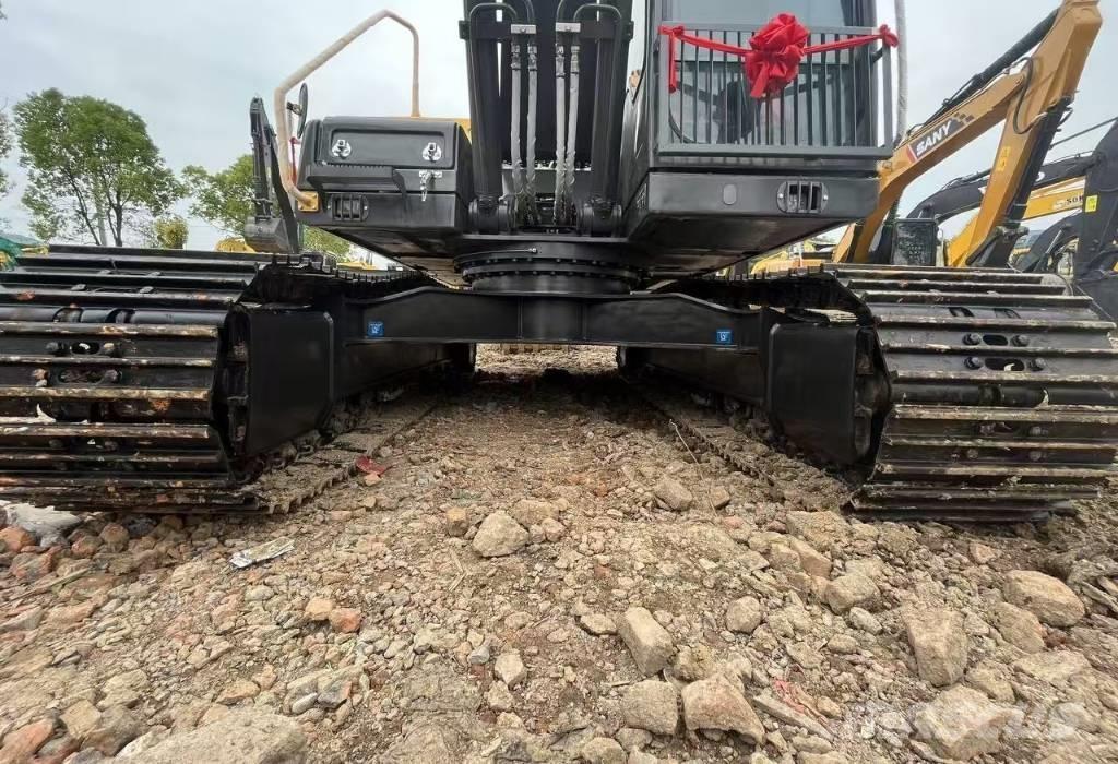 Volvo EC 210 Crawler excavators