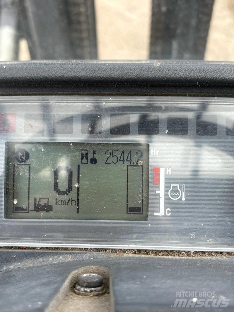 CAT DP 25 NT Diesel trucks