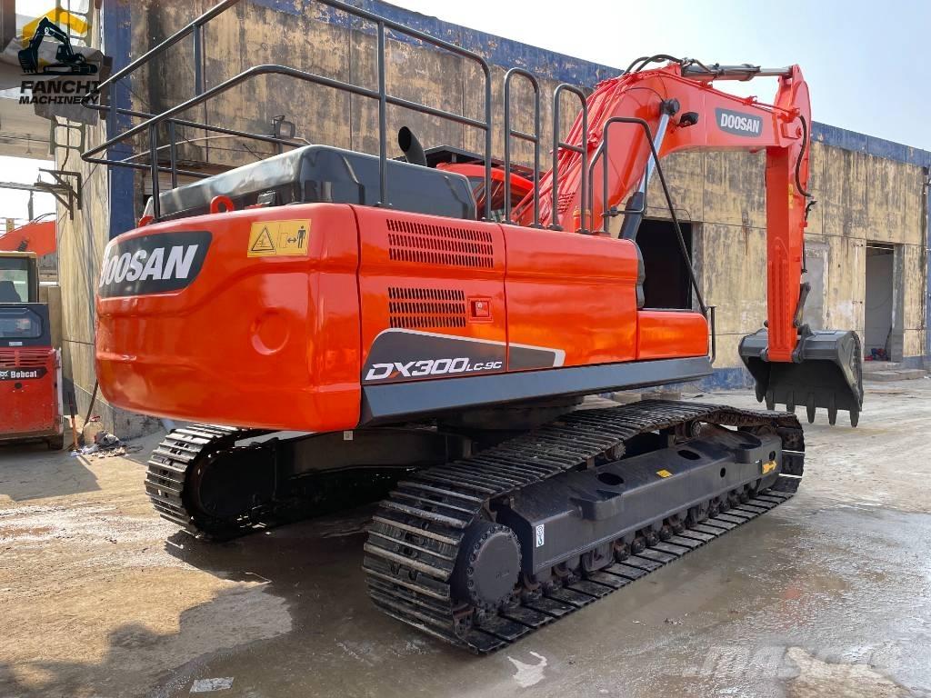 Doosan DX 300 LCA Crawler excavators