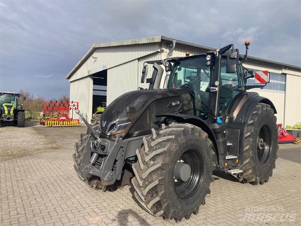 Valtra Q245 Tractors