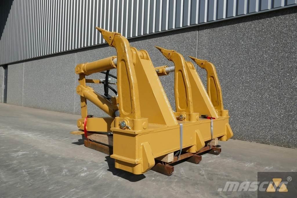 CAT D7E Ripper Other components