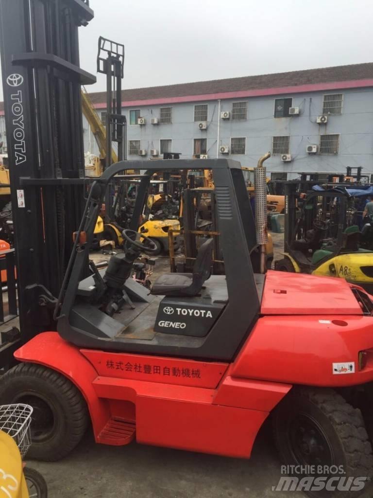 Toyota 8 Ton Diesel trucks