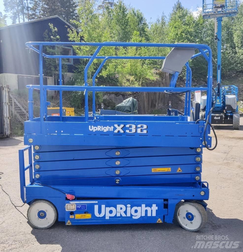 UpRight X32N Scissor lifts