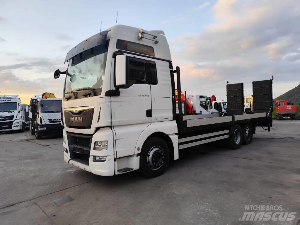 MAN TGX 26.440 Beavertail Flatbed / winch trucks
