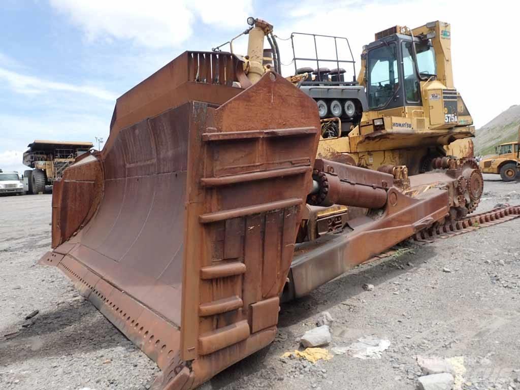 Komatsu D 575 A-3 Crawler dozers