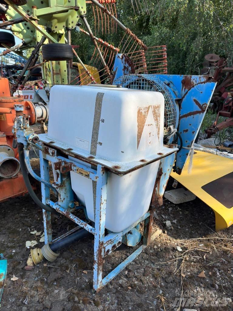 Blanchard 220 Fertilizer sprayers