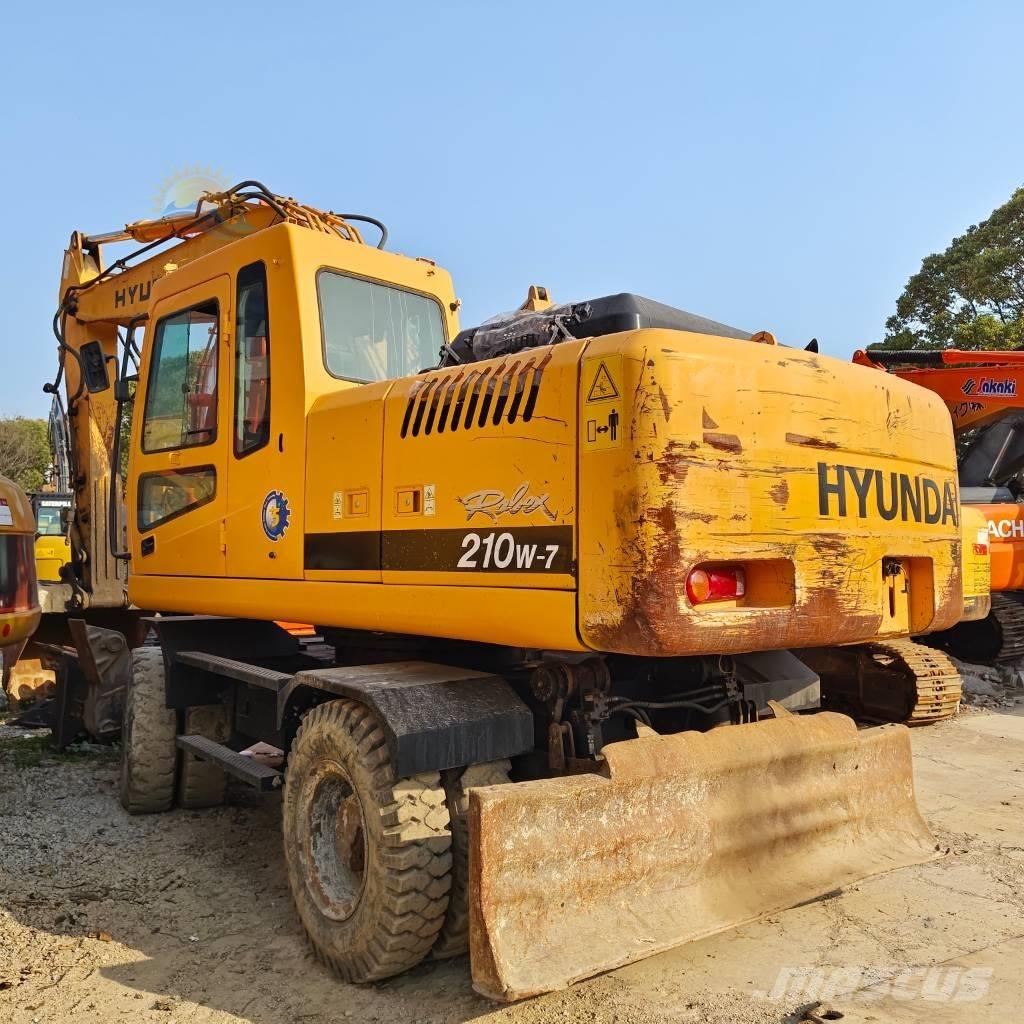 Hyundai Robex 210W-7 Wheeled excavators