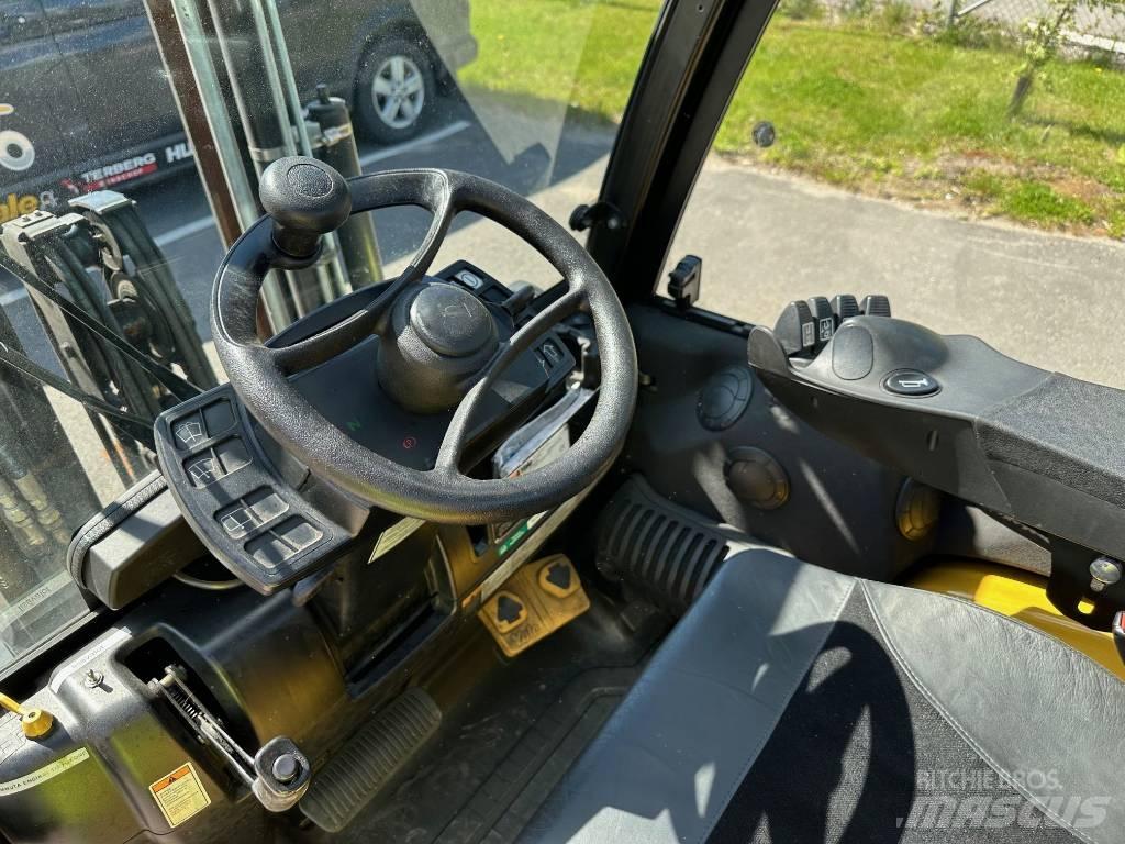 Yale GDP 25 VX Diesel trucks