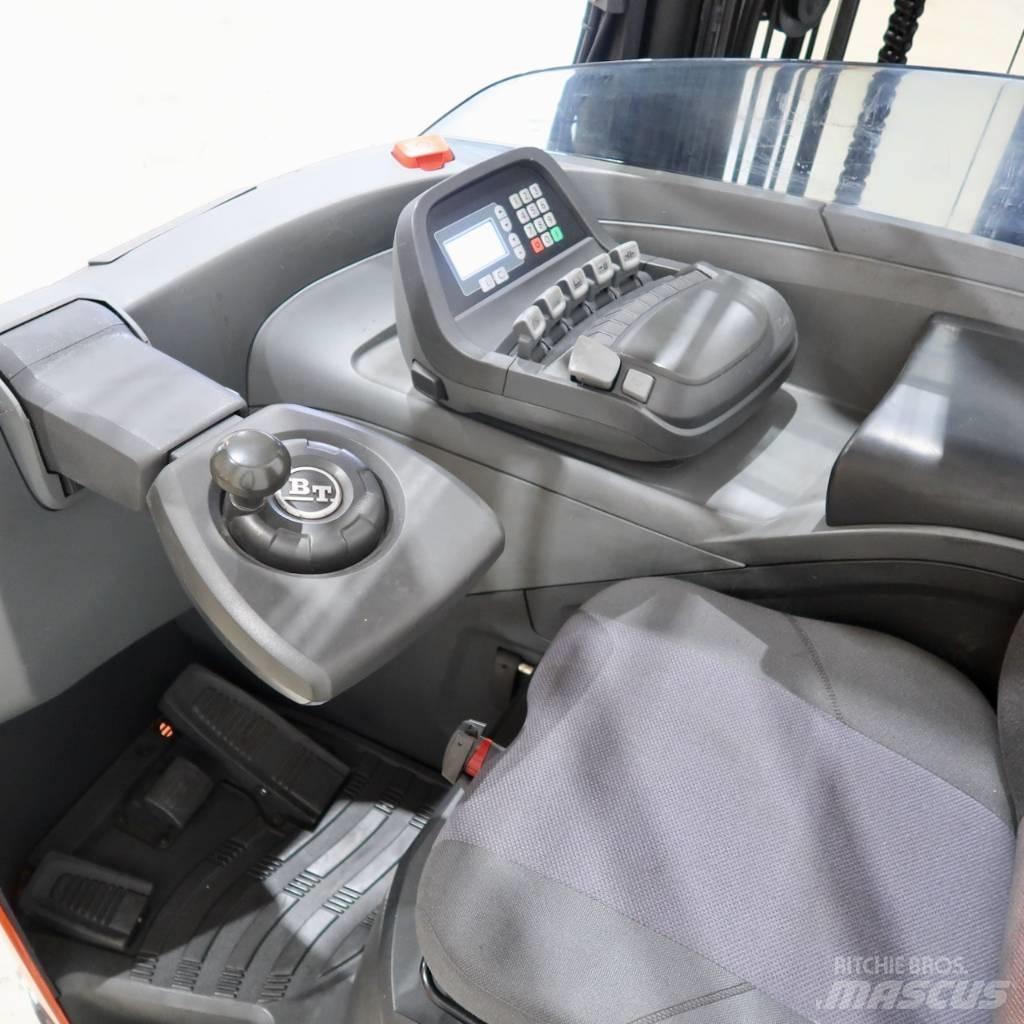 Toyota RRE160R Reach truck