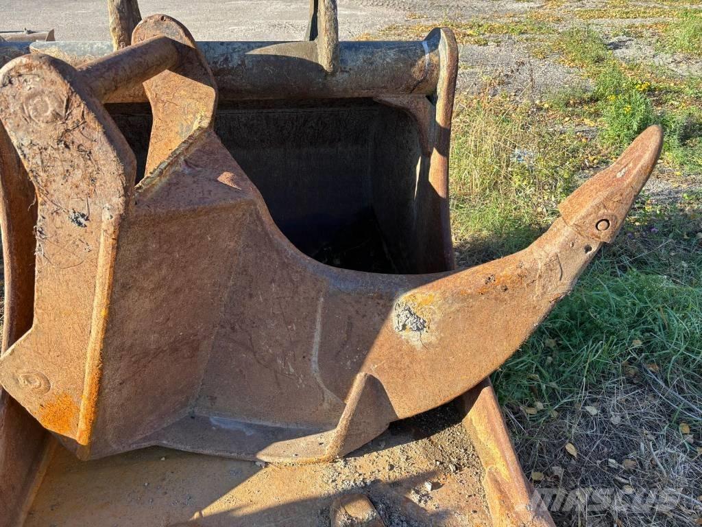 SMP 1050HDR + Tjälkrok Buckets