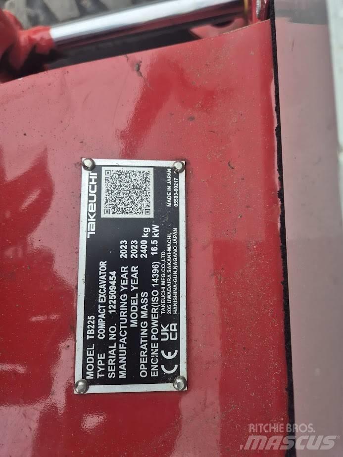 Takeuchi TB 225 Mini excavators < 7t (Mini diggers)