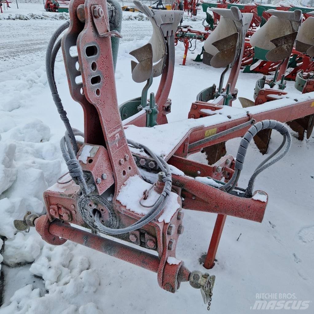 Kverneland EM85 Reversible ploughs