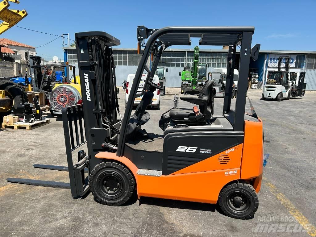 Doosan B 25 NS Electric forklift trucks