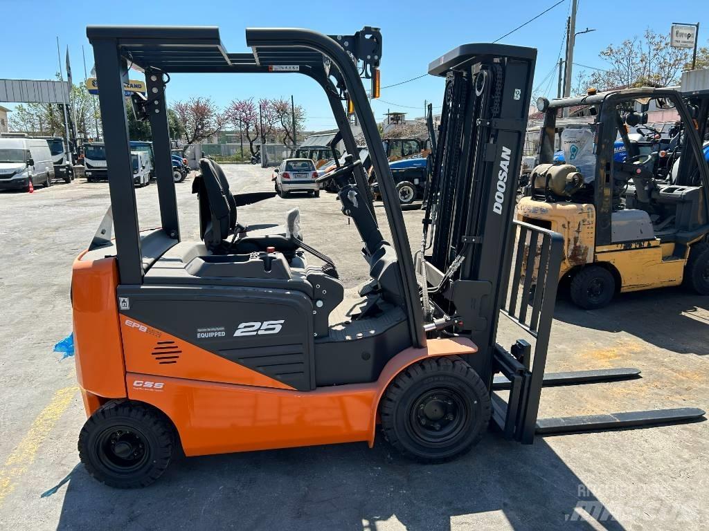 Doosan B 25 NS Electric forklift trucks