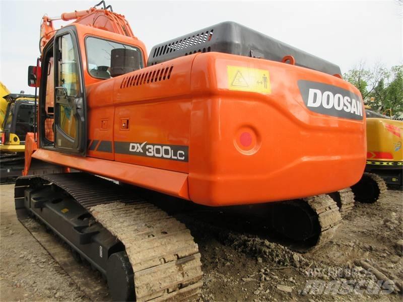 Doosan DX 300 LC Crawler excavators