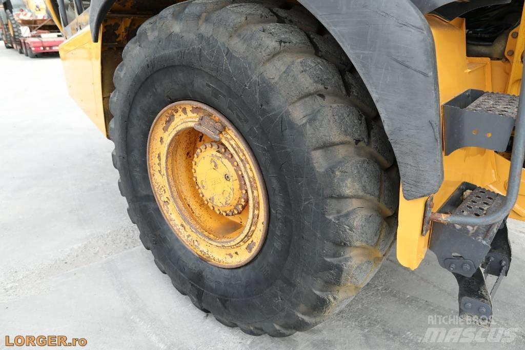 Bell B 30 E Articulated Haulers