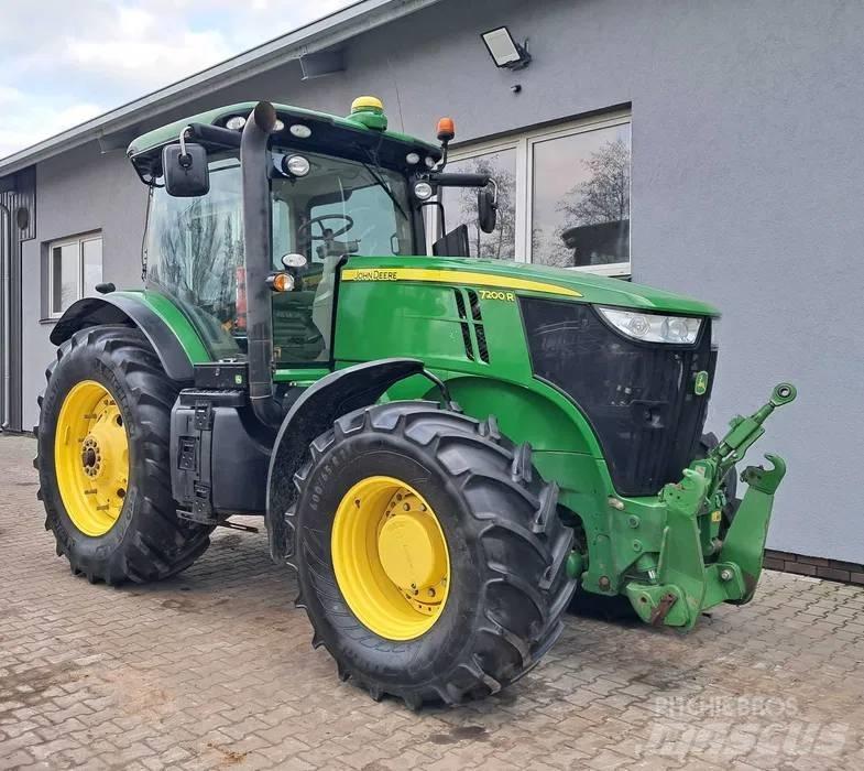 John Deere 7200 R Tractors