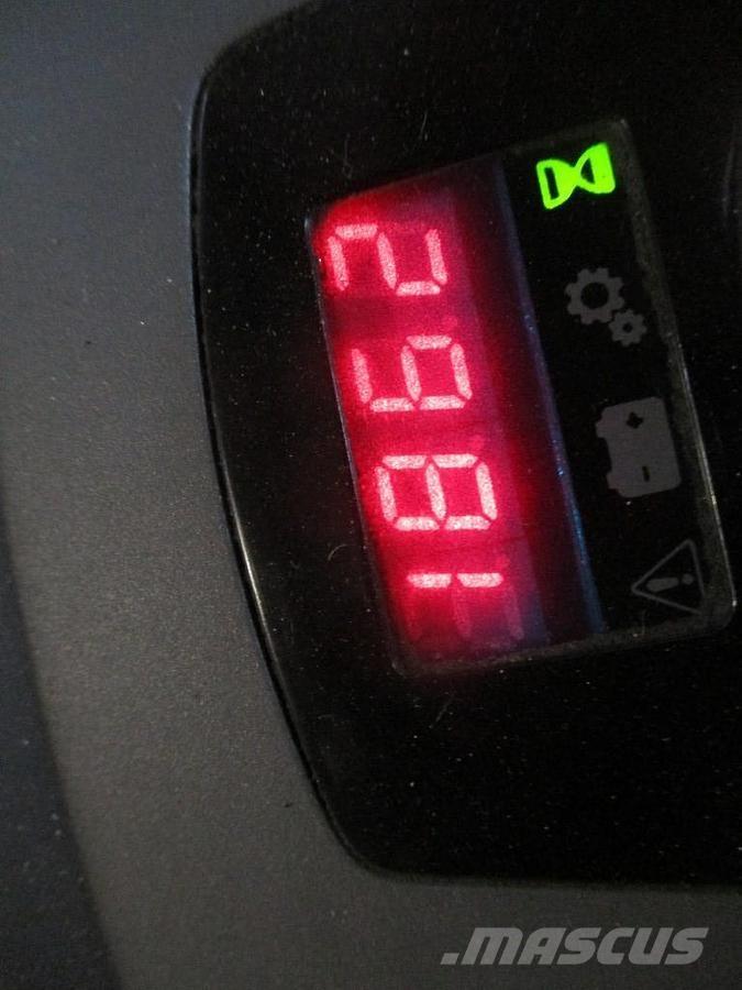 BT LPE 200 Low lift with platform