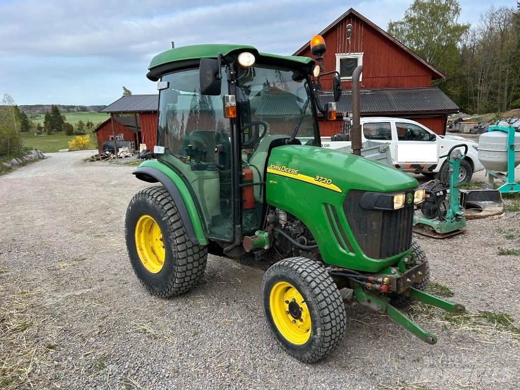 John Deere 3720 Tractors