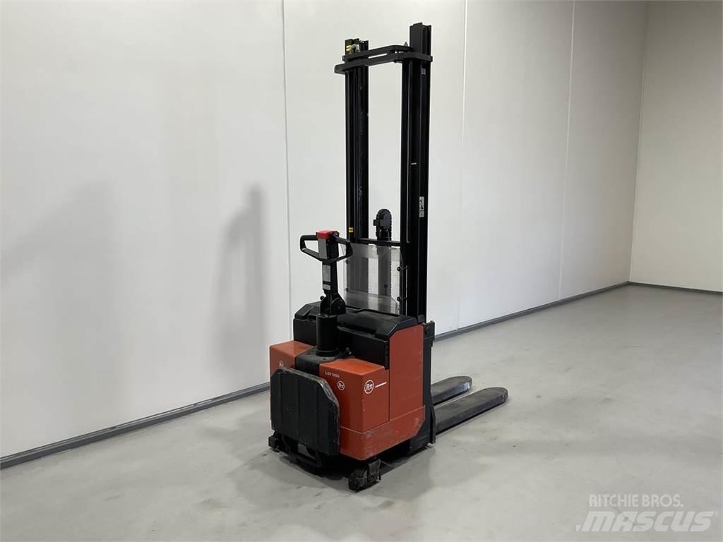 BT LSV 1250/11 Self propelled stackers