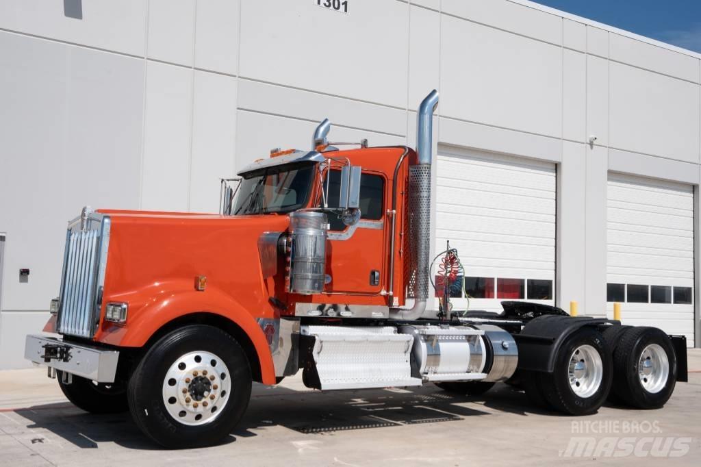 Kenworth W 900 Prime Movers