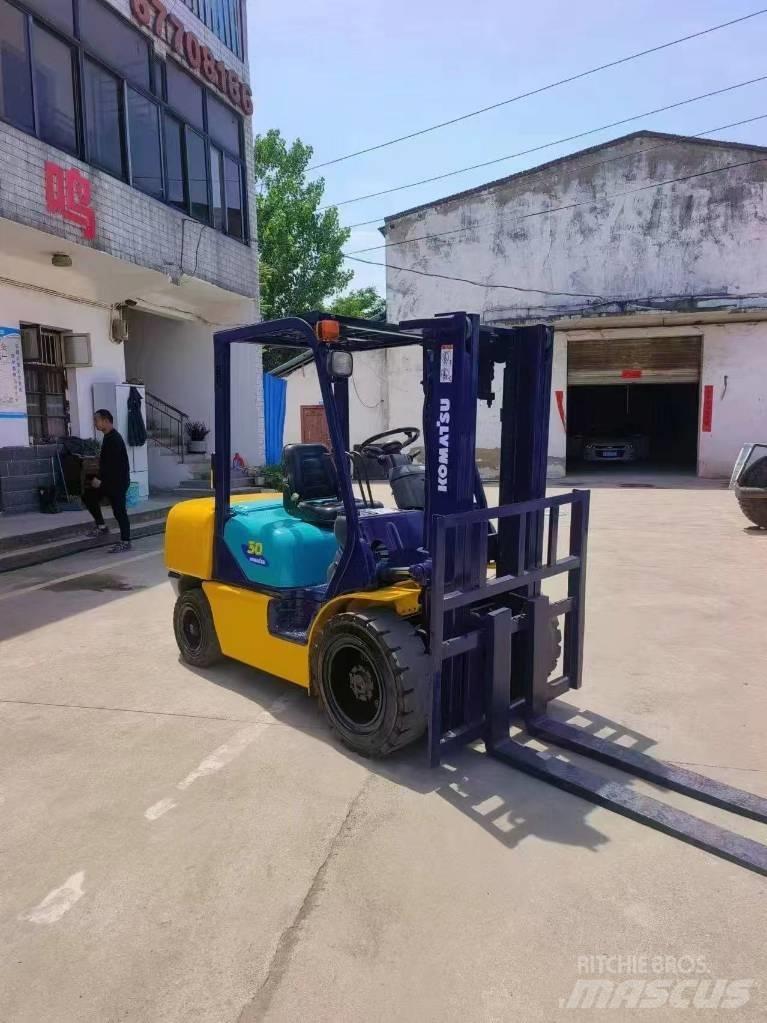 Komatsu FD 30 Diesel trucks