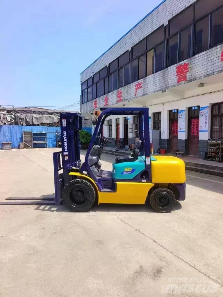 Komatsu FD 30 Diesel trucks